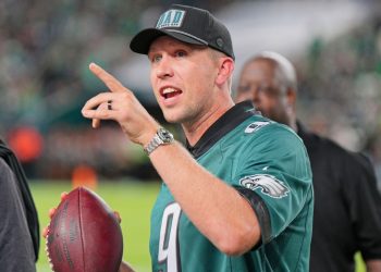 Nick Foles’ message to Broncos fans: Pats ‘struggle against backup QBs’