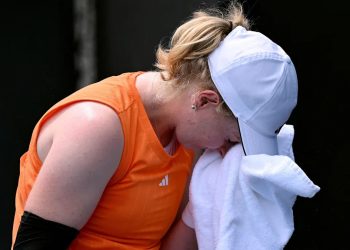 Sobbing Jones among Australian Open retirements