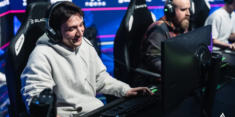 Arteezy & Qoqjva Reveal Their Picks for Best Dota 2 Carry Players of All Time