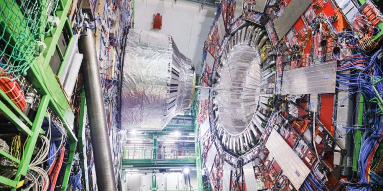 Physicists warn of ‘catastrophic’ impact from UK science cuts