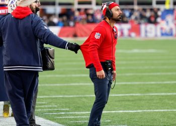 Eagles reportedly hire former Patriots cornerbacks coach