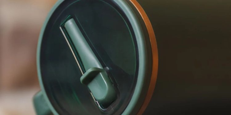 This Leakproof Water Bottle Is the Key to Actually Staying Hydrated