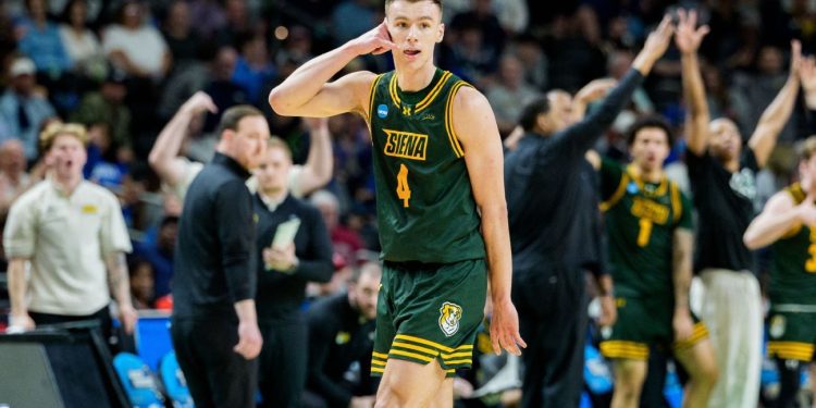 📸 Men’s NCAA tourney first-round superlatives