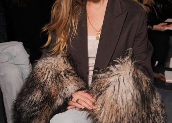 “U Bangs” Are a Universally Flattering Fringe