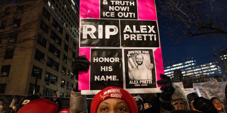New York Stands Still for Alex Pretti