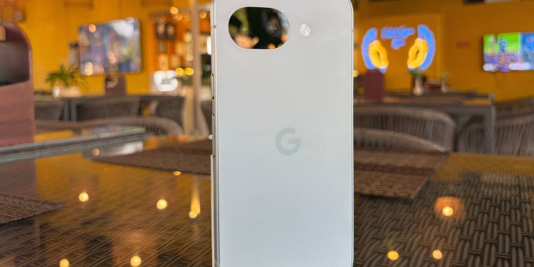 Google made a “boring” phone—and it’s the one I’d actually buy