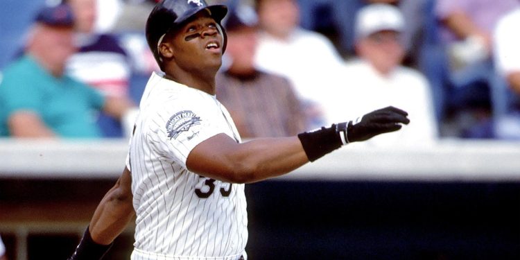 Thomas sues White Sox for using name on jersey