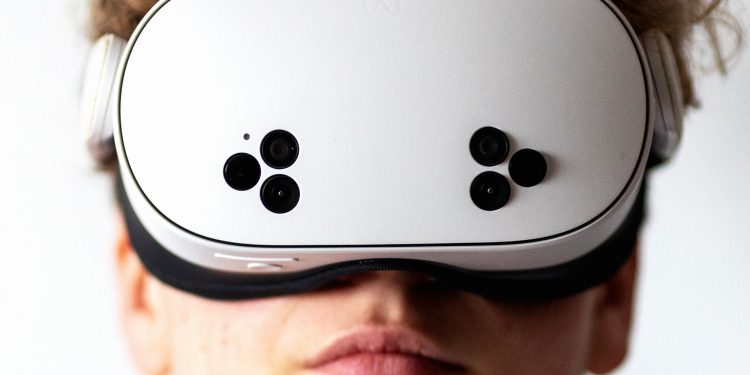 The Comedy Club at the End of the Metaverse