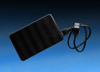 Backup Files and Your Entire Digital Life (2026): Hard Drives, Cloud-Based Tools, and Tips