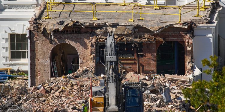 Why Republicans aren’t rushing to save Trump’s ballroom