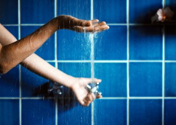 When’s the Best Time to Shower: Morning or Night?