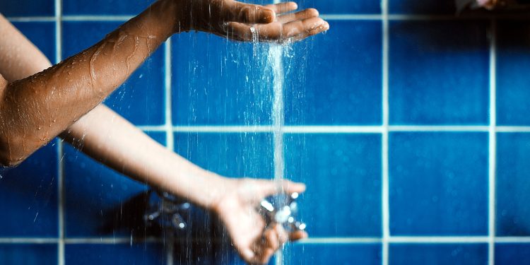 When’s the Best Time to Shower: Morning or Night?