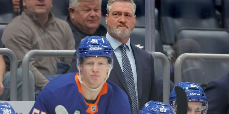 Reeling Islanders fire Roy, hand reins to DeBoer
