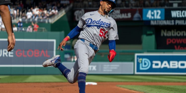 Dodgers’ Betts placed on IL with strained oblique