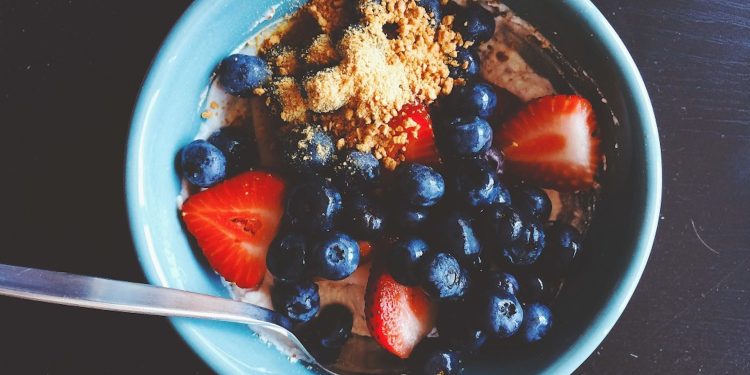 What 5 Brain Health Experts Eat to Preserve Their Cognitive Health