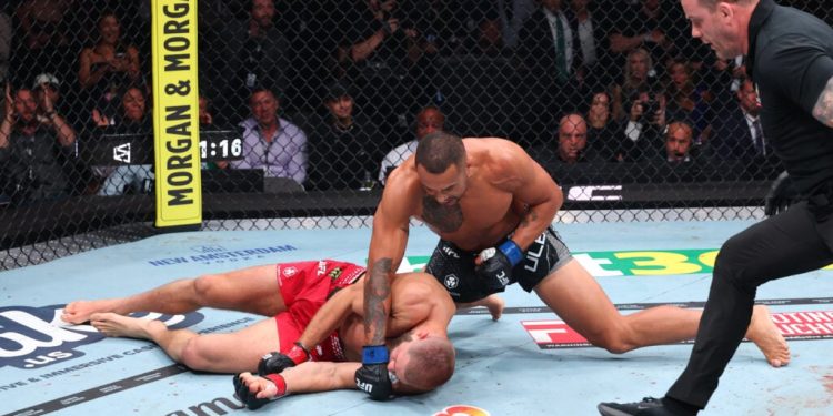 Jiri Prochazka vs Carlos Ulberg UFC 327 result: New champion crowned as Kiwi wins belt on one leg