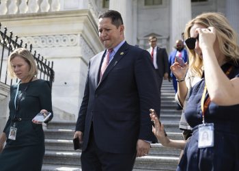 Tony Gonzales says he will resign from House