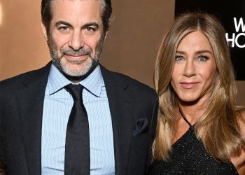 How Jennifer Aniston, Jim Curtis Navigate Conflict