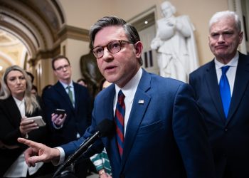 Republicans, White House considering warrant-related amendment in high-stakes FISA talks