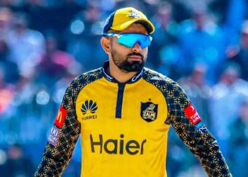 'Zaleel kara diya Babar': Pakistani fan reaction goes viral after Azam misses free-hit