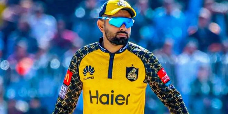 'Zaleel kara diya Babar': Pakistani fan reaction goes viral after Azam misses free-hit