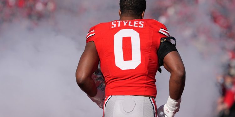 Why so many mocks would have Cowboys making same trade for same player