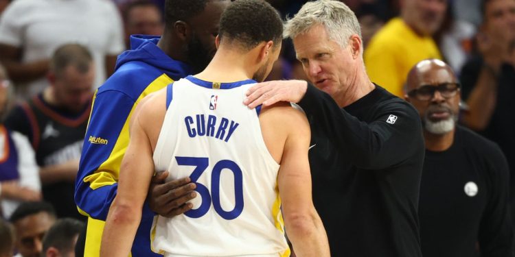 “Class Act”: NBA Legend Chokes Up on Camera Over Steve Kerr’s Courtside Moment With Warriors Stars