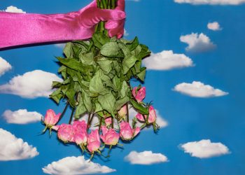 Why Mixed Signals Make Someone More Attractive, According to Therapists