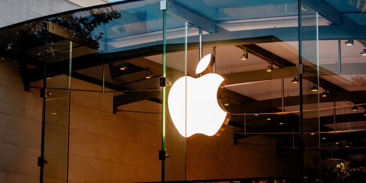 5 Major Brands That Are Actually Owned By Apple (And What Changed After The Acquisition)