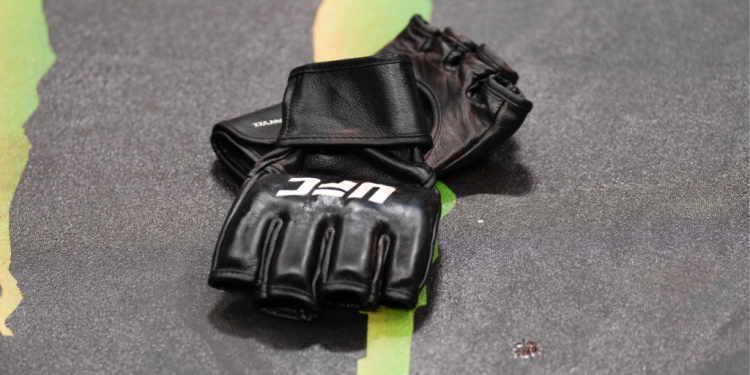 19-fight UFC veteran announces retirement after being unable to see in title fight loss