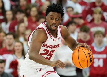 Former Wisconsin guard John Blackwell announces that he's transferring to Duke