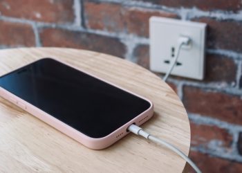 Is It Safe To Plug Your Phone Into A USB Wall Socket?