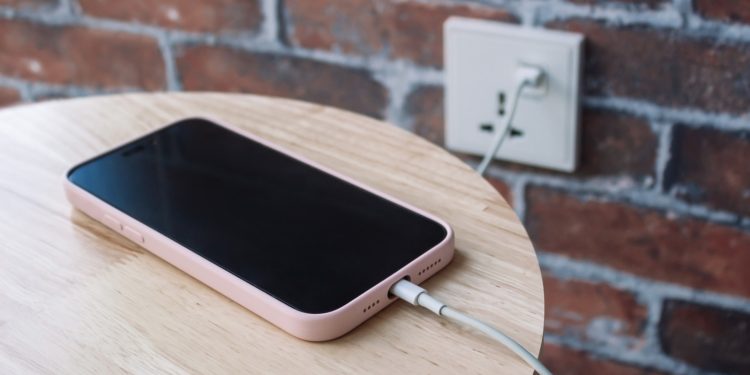 Is It Safe To Plug Your Phone Into A USB Wall Socket?