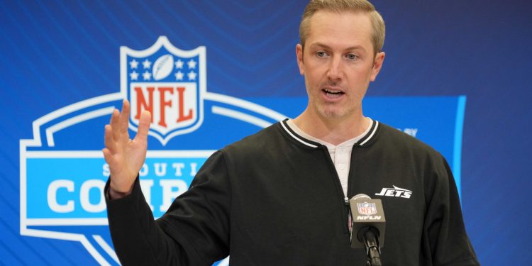 Jets have insiders, sportsbooks guessing regarding David Bailey, Arvell Reese NFL Draft decision