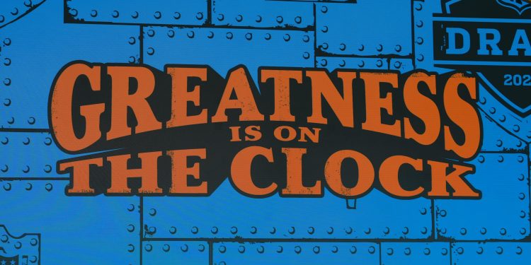 What time does my team pick? Full NFL Draft slots, time projections for all 32 picks