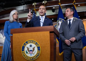 ‘Junior reporters’ pepper Hakeem Jeffries with tough questions