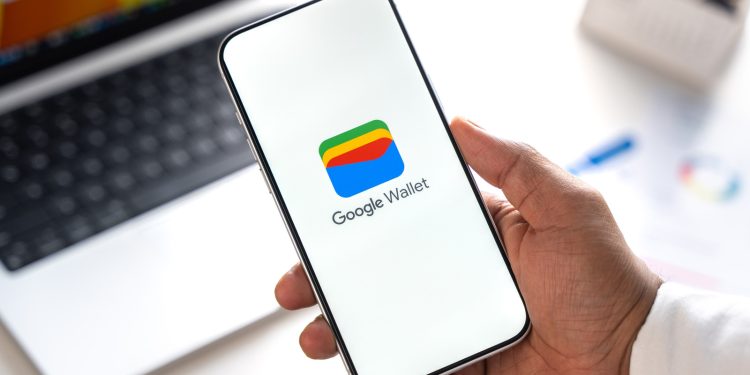 Google Wallet’s Lock Screen Update Is Really Convenient For Frequent Flyers