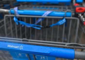 Walmart is selling a 7-piece patio set for $269 that can be arranged in a variety of ways