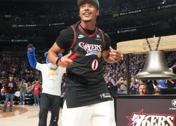 Newest Eagles Jonathan Greenard, Makai Lemon take in Sixers playoff game