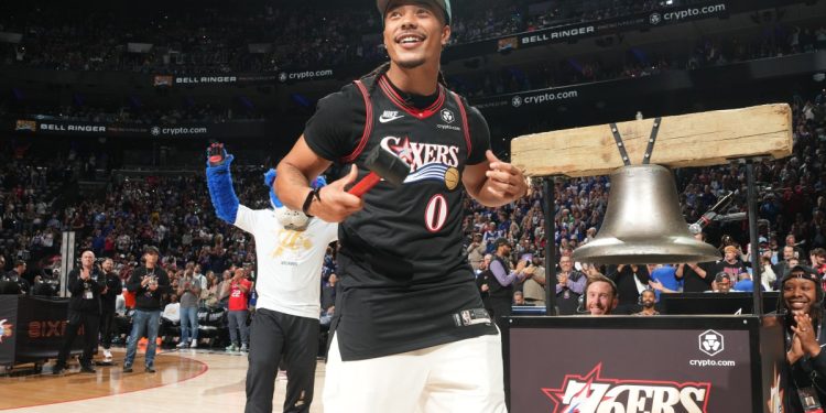 Newest Eagles Jonathan Greenard, Makai Lemon take in Sixers playoff game