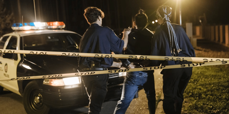 Makkasan police arrest 93 Vietnamese nationals in Bangkok online gambling raid