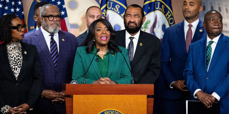 Voting rights ruling amps up redistricting contests. Will states move before November?