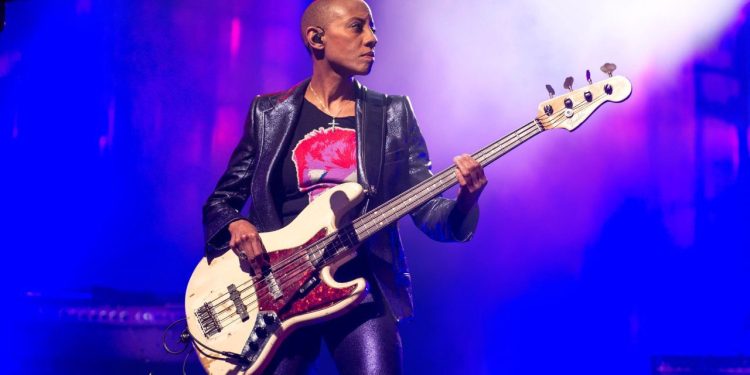 “Sometimes David had suggestions. If he wanted a specific thing, he’d ask for or try to explain it. Lenny’s the opposite – he wants it to sound exactly like he did it!” How Gail Ann Dorsey honed her bass craft with David Bowie and Lenny Kravitz