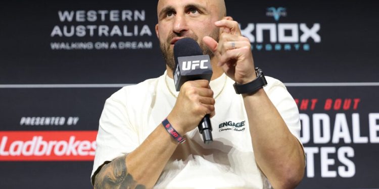 Alexander Volkanovski provides update on targeted UFC return as he personally calls for contender