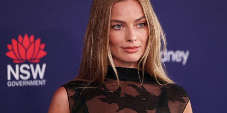 Margot Robbie Just Cosigned the Pageboy Bob Haircut for Spring