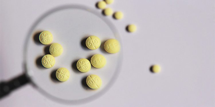Many Older Patients Can Ditch Common Thyroid Drug, Study Suggests