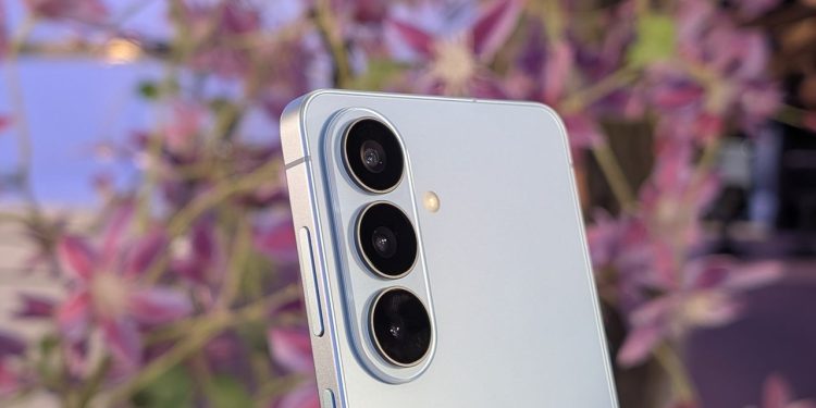 Verizon deal includes not one, not two, but four Galaxy S26 on a super cheap unlimited plan — and you don’t have to trade