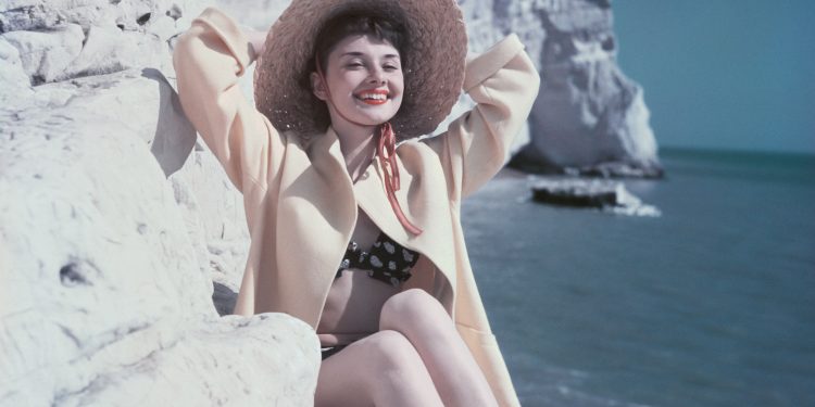16 Vintage Photos of Audrey Hepburn’s Idyllic Summertime Style