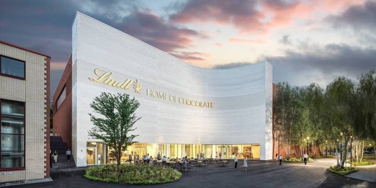 Lindt reports record growth as rivals stumble