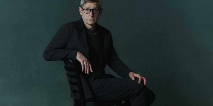 Louis Theroux’s Unnervingly Personal Journey Through the Manosphere